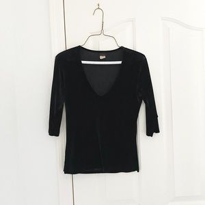 Vintage Shameless Black Velvet V-neck 3/4 Sleeve Top
